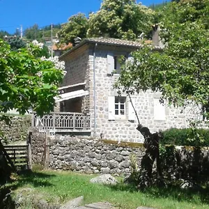 https://la-maison-de-tante-jeanne.hotels-rhonealpes.com