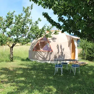 https://lattrape-rve-insolite.hotels-rhonealpes.com